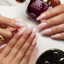 Extensii Gel pentru Unghii Medii – Echilibrul Perfect între Eleganță și Funcționalitate!